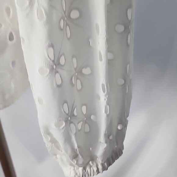 White Eyelet Ruffle Neckline Tie Front Silver Button Size L Button Up - Picture 6 of 7